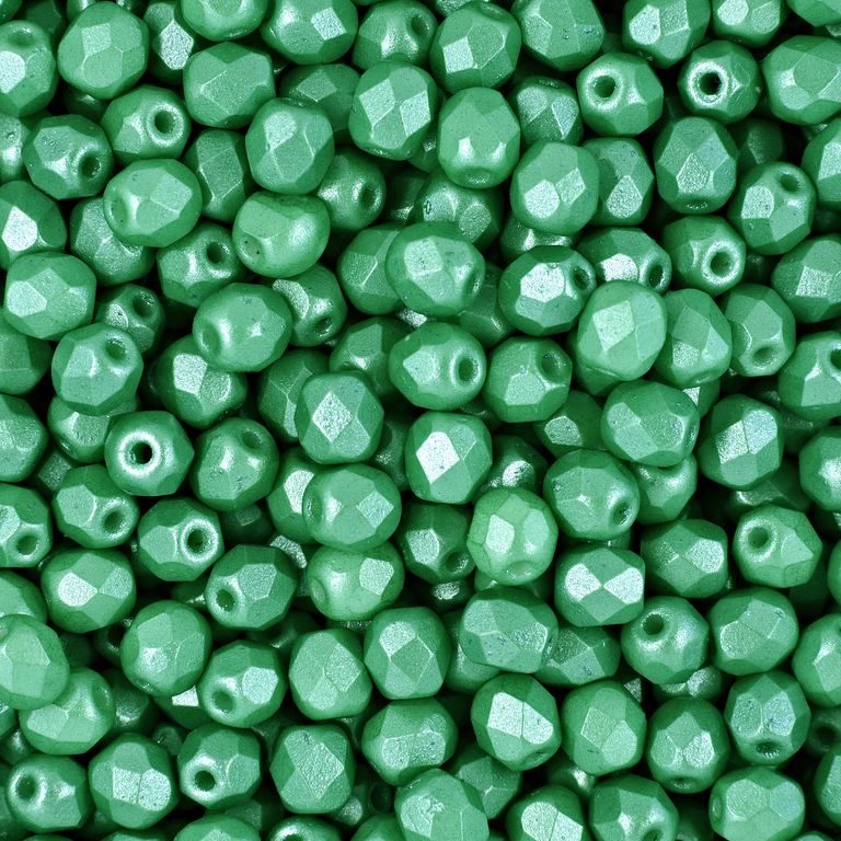 Brúsené koráliky 4mm Pearl Shine Light Green