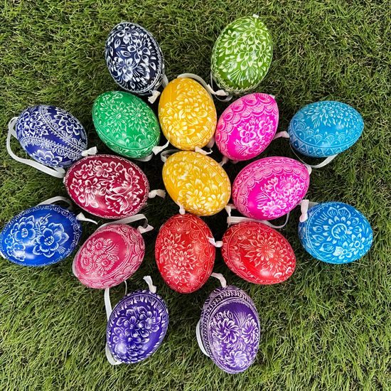 Ručně malované velikonoční slepičí vejce na zavěšení, 1ks