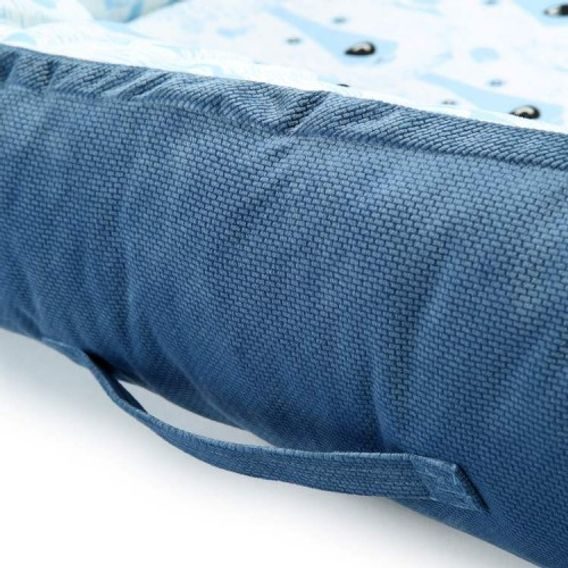 La Millou Hnízdo pro miminko Velvet Baby Nest - ARCTIC BEAR FAMILY & DENIM