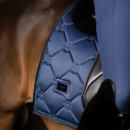 Podsedlová dečka Equestrian Stockholm Blue Meadow Kolekce 2023