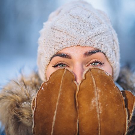 Revitalize Your Winter Style: The Rising Trend of Colored Contact Lenses