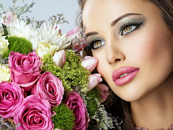 Colored Contact Lenses: Spring’s Blooming Trend