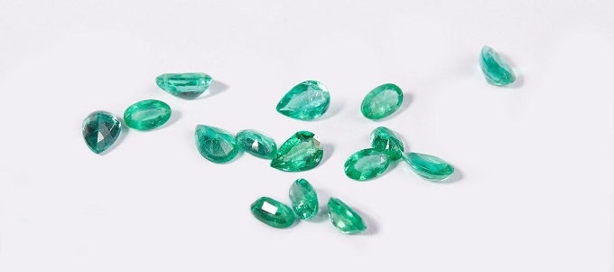 Natural emeralds - KLENOTA