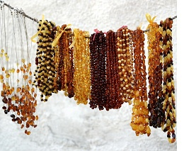 jantarové korálky proti bolesti při růstu zoubků