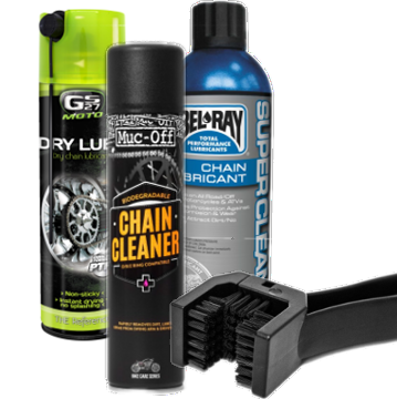 Čištění řetězu u motocyklu