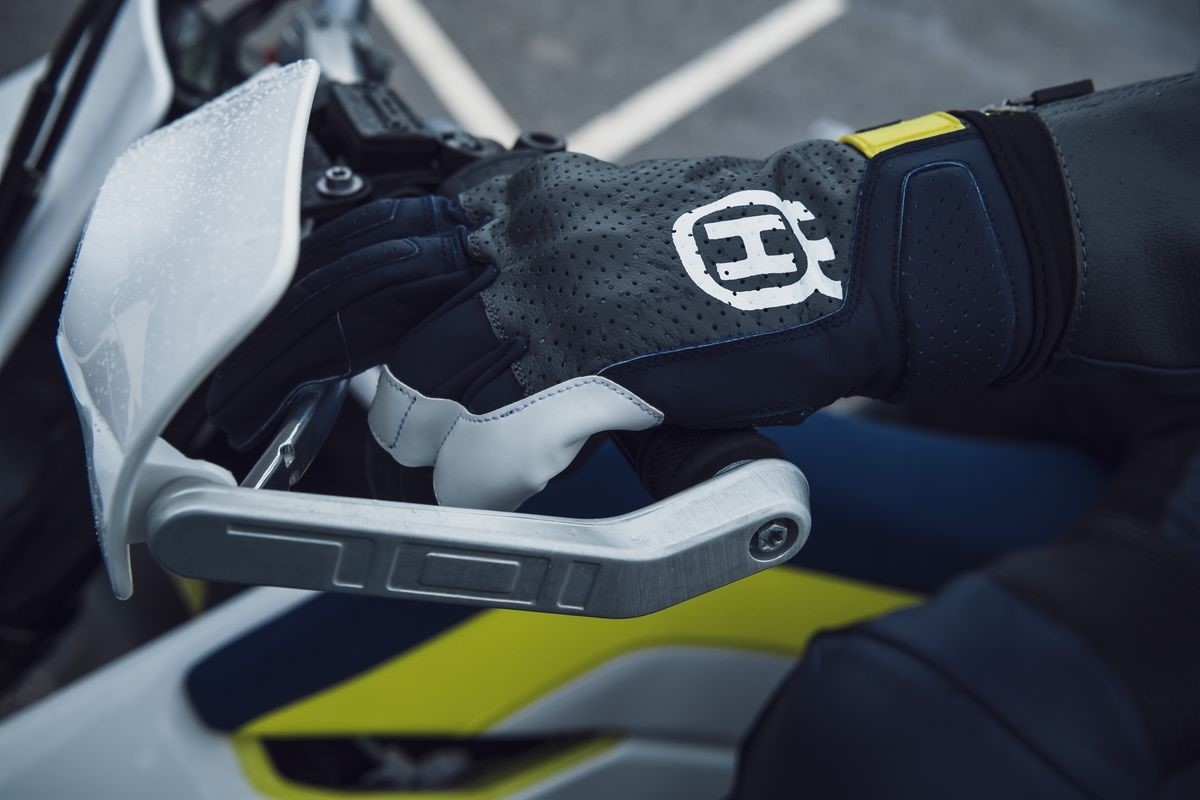 silniční husqvarna