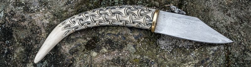 Hand-Forged Steel Viking Knife with Full-Tang Blade and Beads – West Wolf  Renaissance