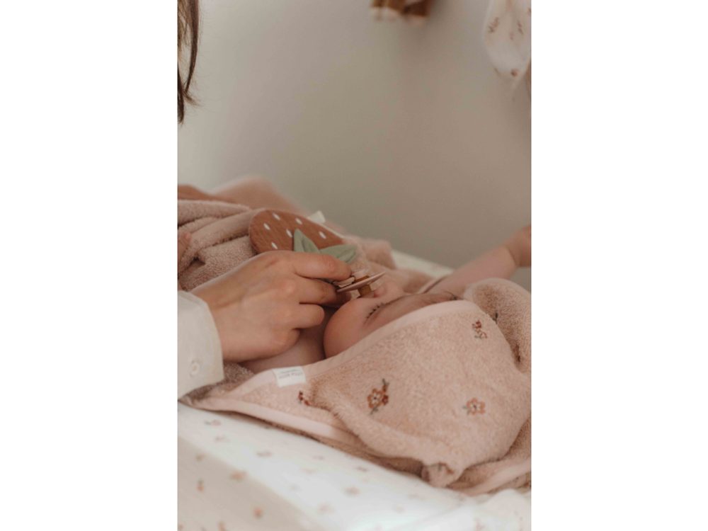 Little Dutch Přívěsek na šidítko Jahoda (obrázek 5)