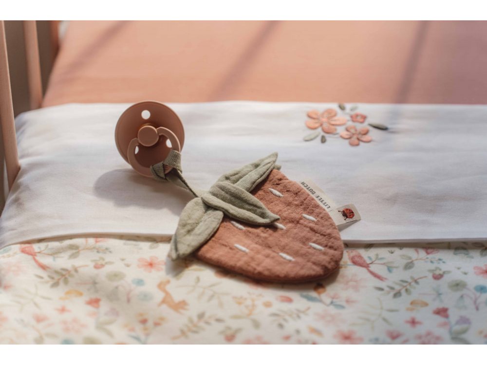 Little Dutch Přívěsek na šidítko Jahoda (obrázek 3)