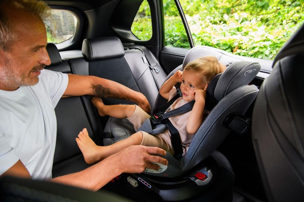 MoMi Autosedačka MoMi EMI I-SIZE šedá (obrázek 28)