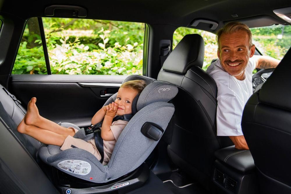 MoMi Autosedačka MoMi EMI I-SIZE šedá (obrázek 18)