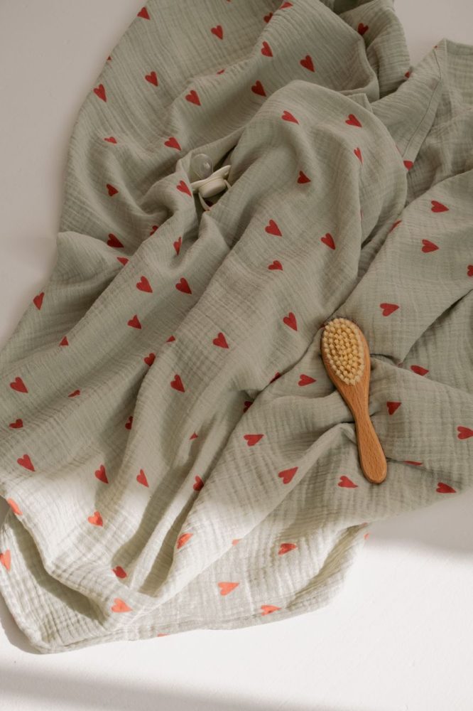 Studio Noos SWADDLE ZAVINOVAČKA Print Medium Green Hearts (obrázek 4)