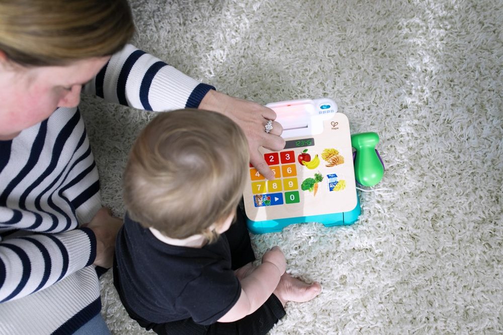BABY EINSTEIN Pokladna obchodní Magic Touch HAPE 9m+ (obrázek 18)