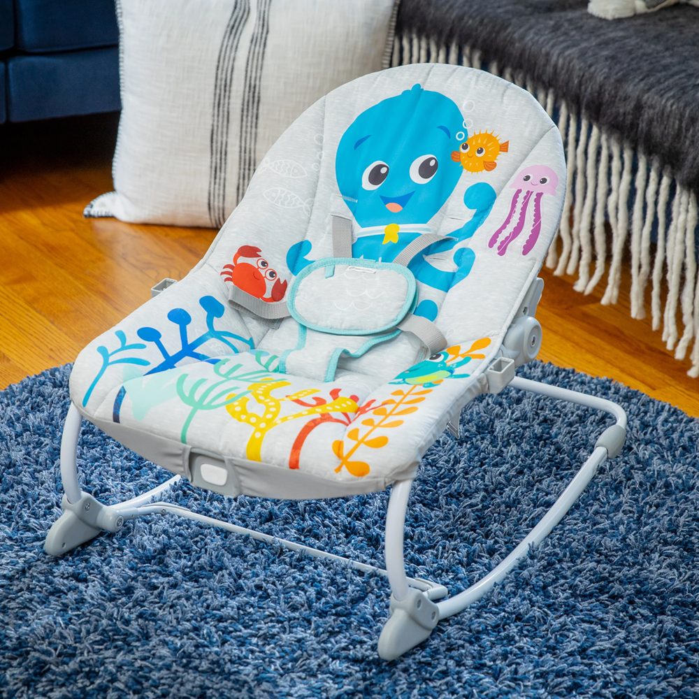 BABY EINSTEIN Lehátko hudební vibrační Kick to It Opus do 18kg (obrázek 15)