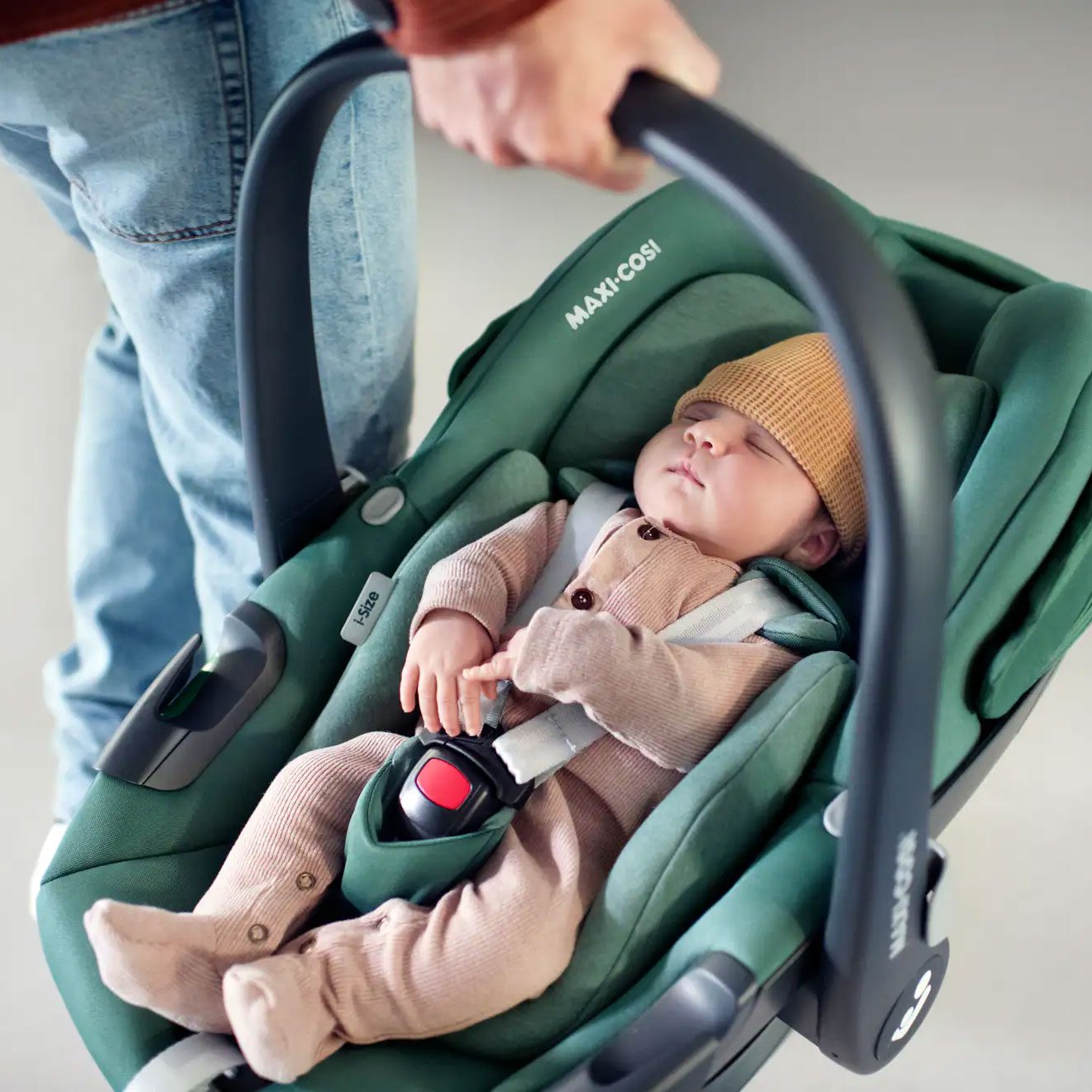 Maxi-Cosi Pebble 360 – ergonomické držadlo pro přenášení