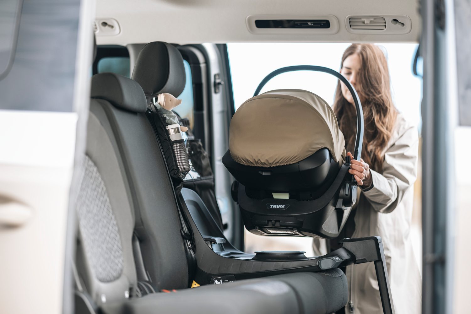 Thule Alfi Connect – základna ISOFIX s připojením k aplikaci