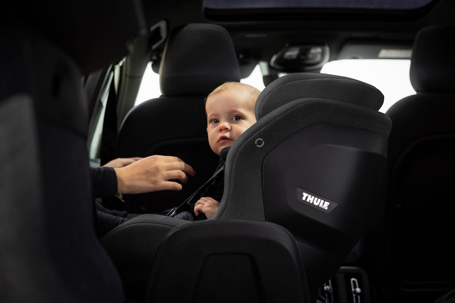 Thule Elm – technologie EasyDock a SenseAffirm