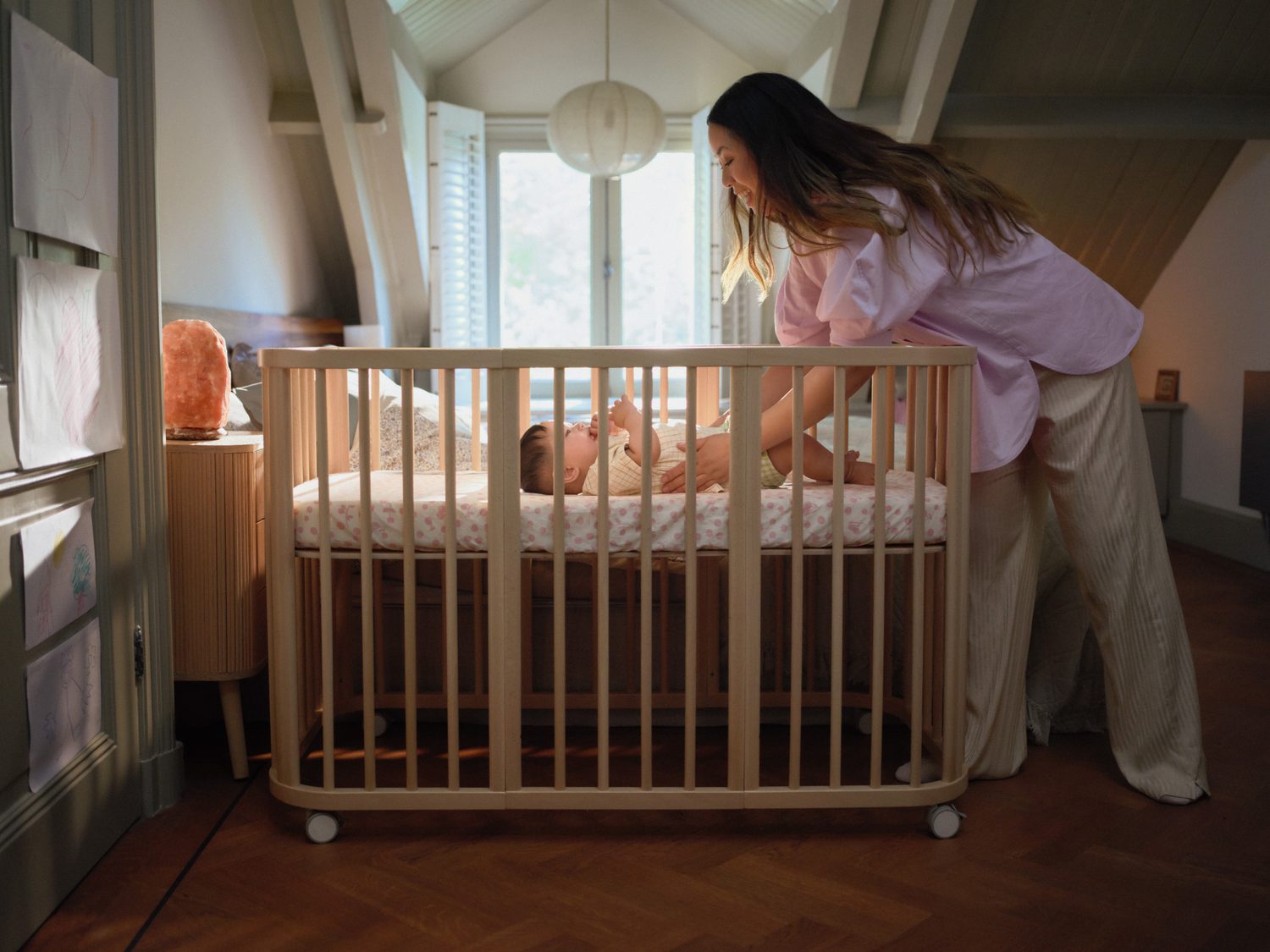 Stokke Nighti Mini – dětské lůžko s Bed Extension Kitem až do 5 let