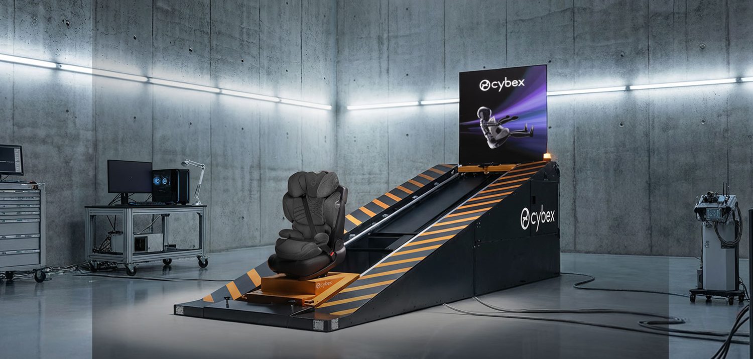 Ukázka crash test simulátoru Cybex
