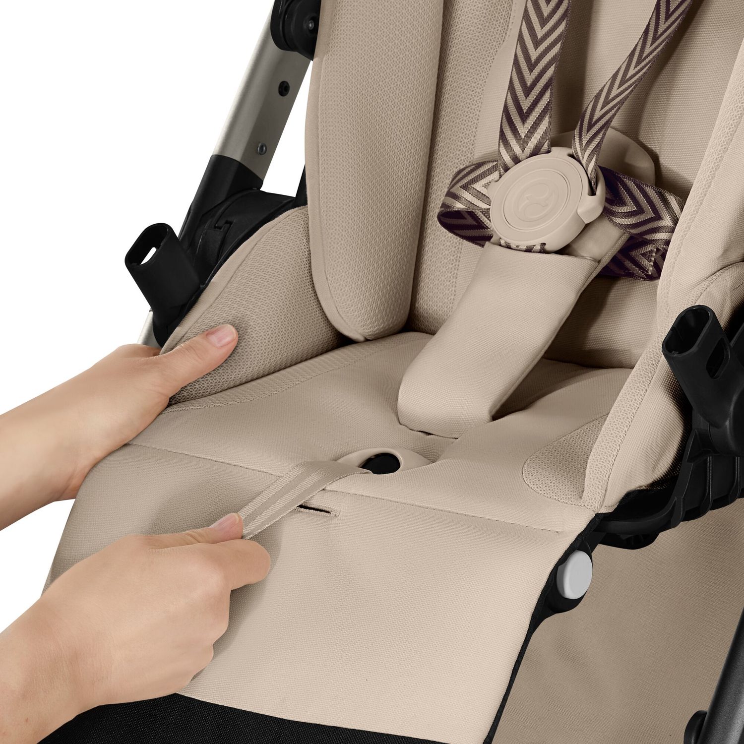Cybex Balios S Lux - pás na jedno zatažení a XXL stříška UPF 50+