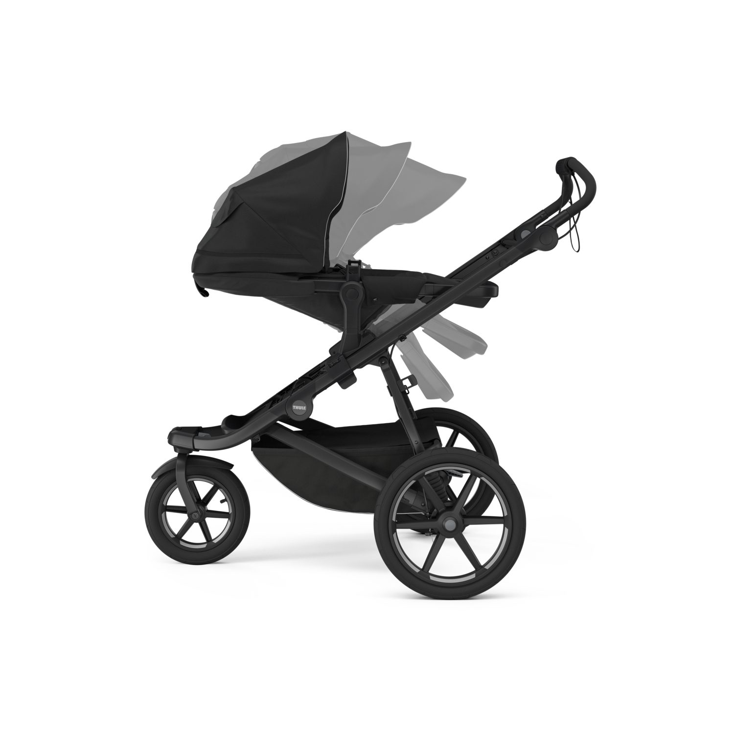 Thule Urban Glide reversible seat - rodina na procházce v parku