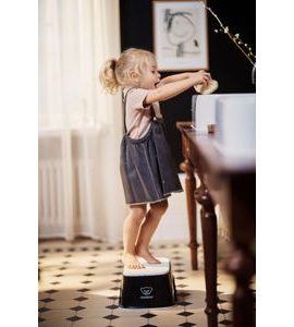 BABYBJÖRN STUPÁTKO POWDER BLACK/WHITE - STUPÁTKA K UMYVADLU A WC - KOUPÁNÍ A ZDRAVÍ