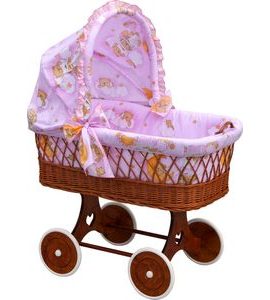 SCARLETT PROUTĚNÝ KOŠÍK NA MIMINKO S BOUDIČKOU SCARLETT MRÁČEK RŮŽOVÁ - KOŠÍKY A KOLÉBKY - SPINKÁNÍ