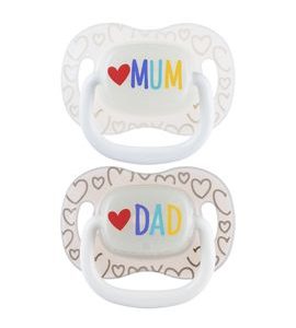 CANPOL BABIES DUDLÍK SVÍTÍCÍ SILIKONOVÝ SYMETRICKÝ LOVE MUM&DAD 6-18M 2KS - ŠIDÍTKA A DOPLŇKY - KRMENÍ