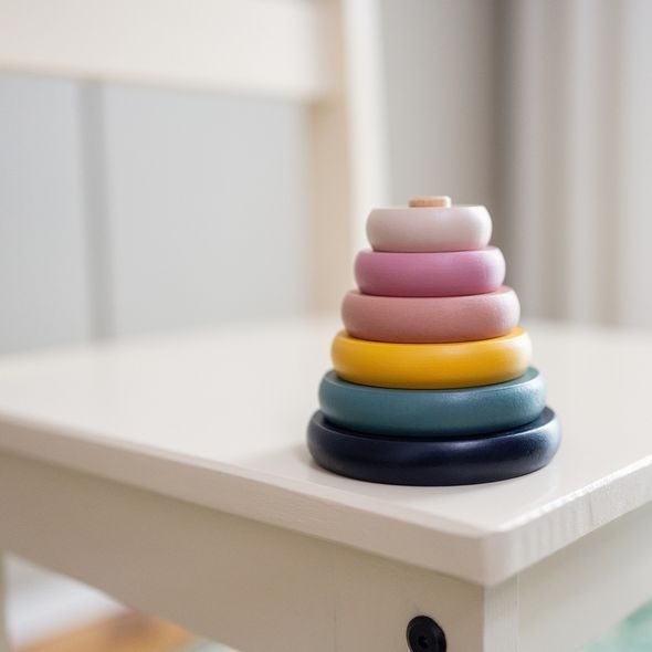 PETITE&MARS HRAČKA DŘEVĚNÁ SKLÁDACÍ ORBIT WOOD OF MARS 36M+ - MOTORICKÉ A HRY - PRO DĚTI