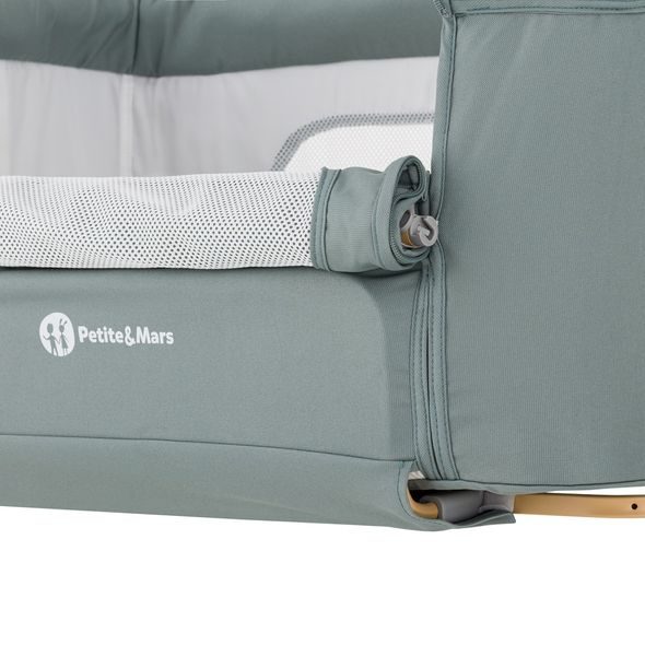 PETITE&MARS POSTÝLKA DĚTSKÁ POLOHOVATELNÁ GRACE COMPACT FOGGY GREEN - K RODIČOVSKÉ POSTELI - SPINKÁNÍ