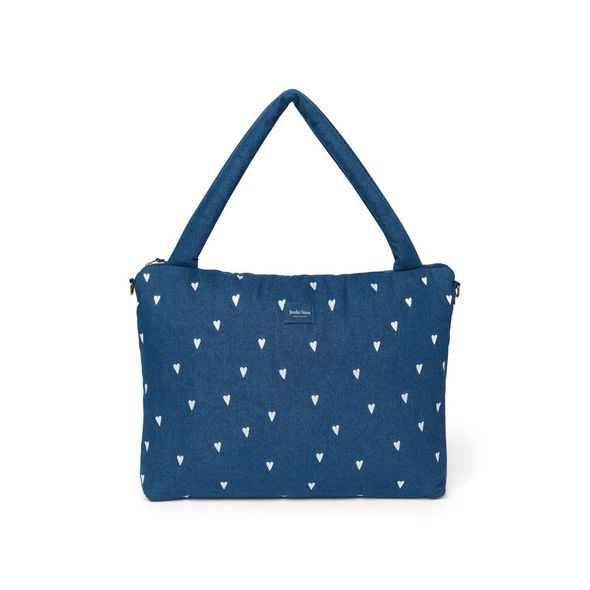 STUDIO NOOS DENIM DIAPER BAG - PŘEBALOVACÍ TAŠKA | HEARTS DARK BLUE WHITE HEARTS - PŘEBALOVACÍ TAŠKY - KOČÁRKY A PŘÍSLUŠENSTVÍ