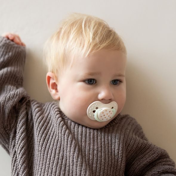 LOVI DUDLÍK SVÍTÍCÍ SILIKONOVÝ DYNAMICKÝ TEDDY LOVE 18M+ 2KS - ŠIDÍTKA A DOPLŇKY - KRMENÍ