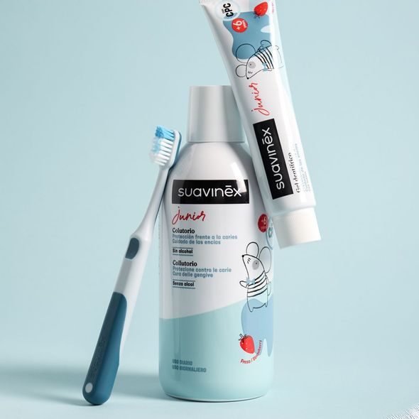 SUAVINEX SUAVINEX | DĚTSKÁ ÚSTNÍ VODA S PŘÍCHUTÍ JAHODY – 500 ML - ZUBNÍ KARTÁČKY A PASTY - KOUPÁNÍ A ZDRAVÍ
