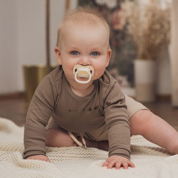 CANPOL BABIES SET SYMETRICKÝCH SILIKONOVÝCH DUDLÍKŮ MOUNTAINS 0-6M 2KS ŽLUTÝ - ŠIDÍTKA A DOPLŇKY - KRMENÍ