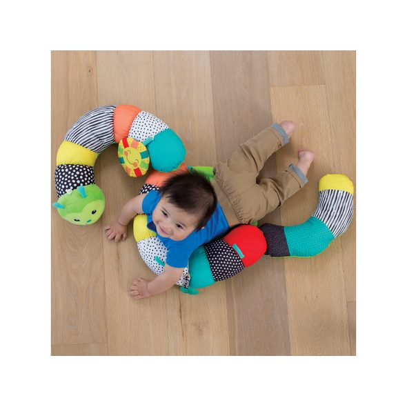 INFANTINO POLŠTÁŘEK 2V1 PRO HRU NA BŘÍŠKU HOUSENKA - HRA NA BŘÍŠKU - PRO DĚTI