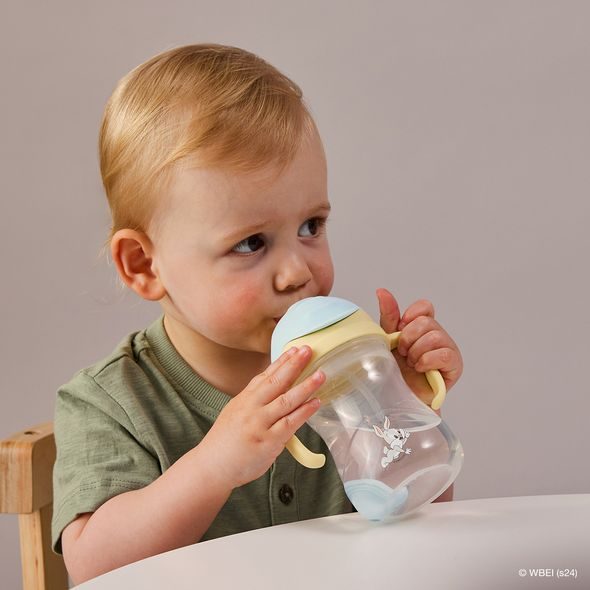 B.BOX HRNEČEK S BRČKEM 240 ML - LOONEY TUNES - DĚTSKÉ HRNEČKY - KRMENÍ