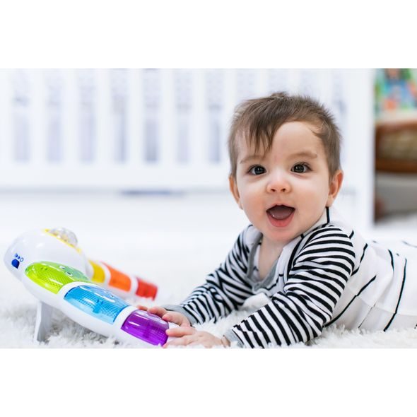 BABY EINSTEIN AKTIVNÍ SVÍTÍCÍ PANEL GLOW & DISCOVER LIGHT BAR™ 3M+ - HRAČKY SE ZVUKY - PRO DĚTI