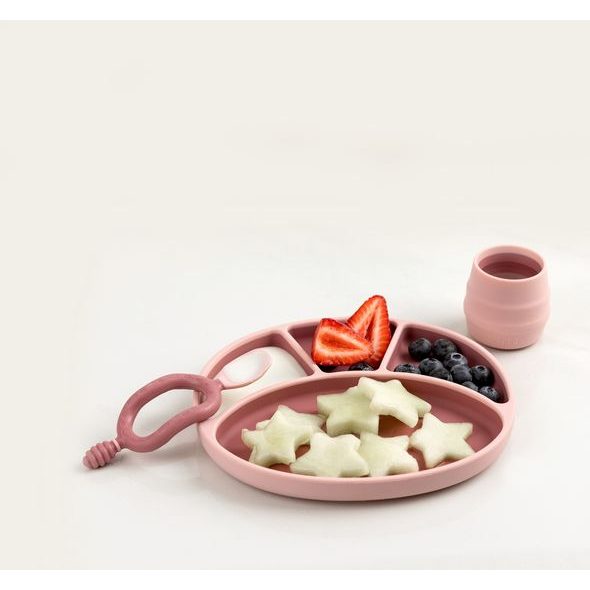 BIBADO SILIKONOVÝ DĚLENÝ TALÍŘ S PŘÍSAVKOU BLUSH - MISKY, TALÍŘKY A PODLOŽKY - KRMENÍ