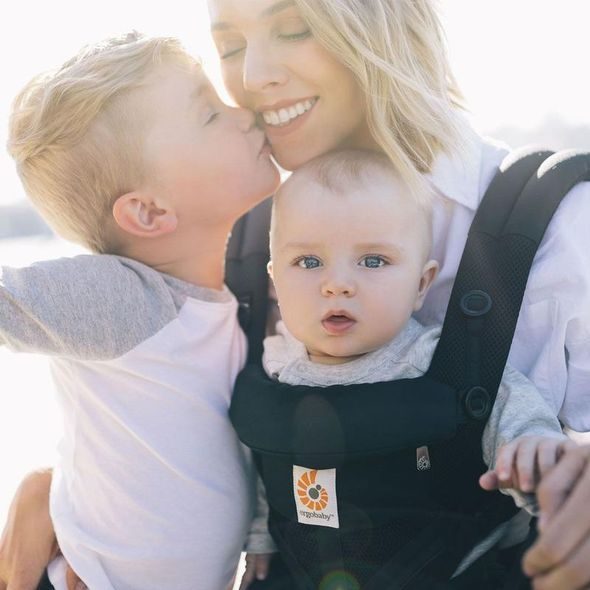 ERGOBABY OMNI 360 COOL AIR MESH ONYX BLACK - ERGONOMICKÁ NOSÍTKA - NOŠENÍ & SPORT