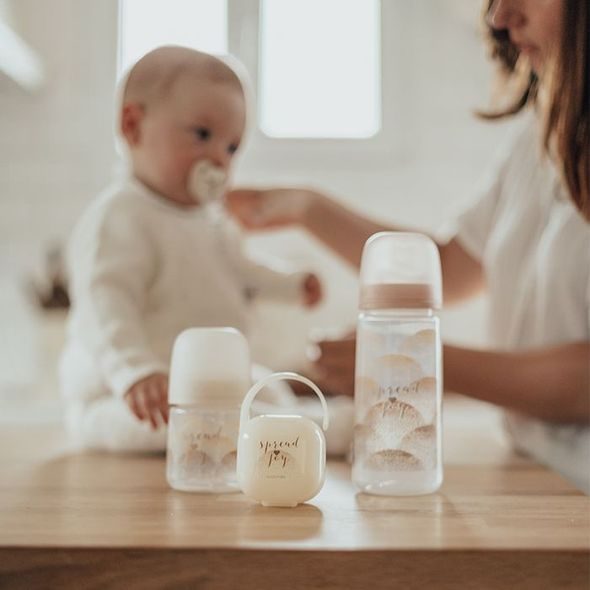 SUAVINEX SUAVINEX L LÁHEV KOJENECKÁ 150 FYZ S SRDCE KORUNKA JOY - KOJENECKÉ LAHVE - KRMENÍ