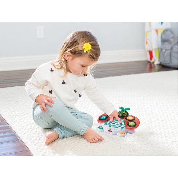 INFANTINO HUDEBNÍ BERUŠKA ALPHABET & COLORS - HRAČKY SE ZVUKY - PRO DĚTI