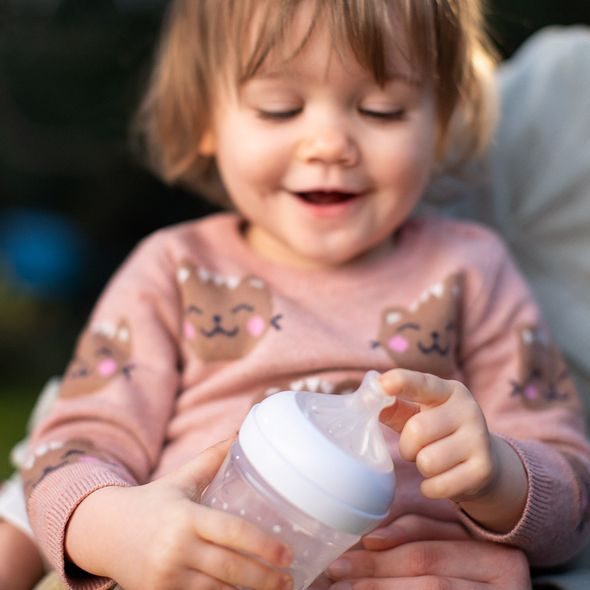 PHILIPS AVENT LÁHEV NATURAL RESPONSE 330 ML, 3M+ - KOJENECKÉ LAHVE - KRMENÍ