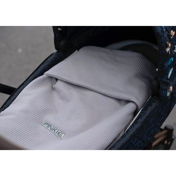 PINKIE DEKA SE STAHOVÁNÍM LABEL GREY - DĚTSKÉ DEKY PRO MIMINKA - SPINKÁNÍ