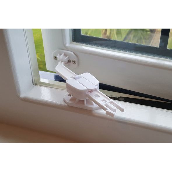 CLIPPASAFE POJISTKA NA OKNA - BEZPEČNOST DĚTÍ V DOMÁCNOSTI - KOUPÁNÍ A ZDRAVÍ