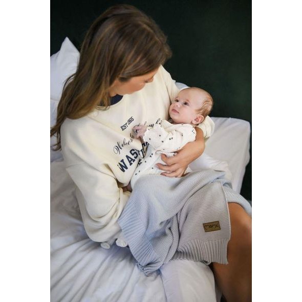 MOMI DĚTSKÁ PLETENÁ DEKA MOMI HUG RŮŽOVÁ - DĚTSKÉ DEKY PRO MIMINKA - SPINKÁNÍ