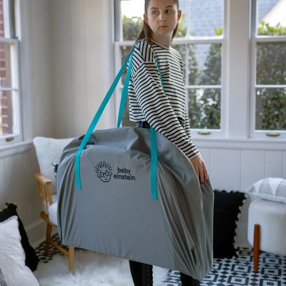 BABY EINSTEIN POSTÝLKA S OHRÁDKOU NA HRANÍ A KLAVÍREM 3V1 KICK & SNOOZE™ 0M+ - HRACÍ DEKY - PRO DĚTI