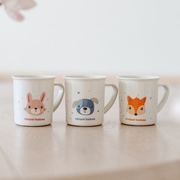 CANPOL BABIES PLASTOVÝ HRNEČEK CUTE ANIMALS PEJSEK - DĚTSKÉ HRNEČKY - KRMENÍ