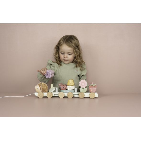 LITTLE DUTCH VLÁČEK DŘEVĚNÝ JEŽEK FAIRY GARDEN - VLÁČKY - PRO DĚTI