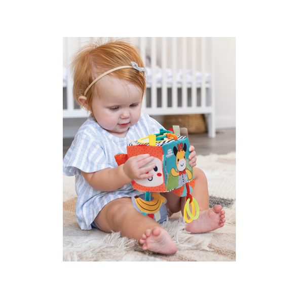 INFANTINO ZÁVĚSNÁ KOSTKA S AKTIVITAMI LVÍČEK - HRAČKY K ZAVĚŠENÍ - PRO DĚTI