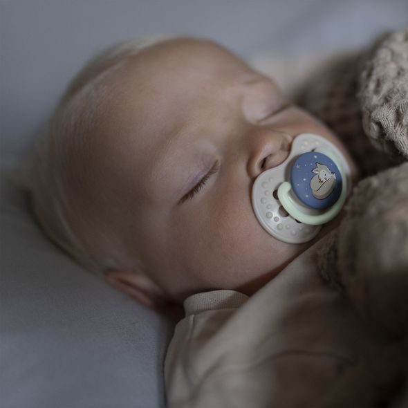 LOVI DUDLÍK SVÍTÍCÍ SILIKONOVÝ DYNAMICKÝ NIGHT&DAY 0-6M 2KS KLUK - ŠIDÍTKA A DOPLŇKY - KRMENÍ